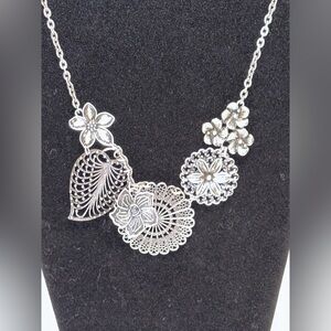 Premier Designs Botanical Flower Statement Necklace Silver Tone Chain